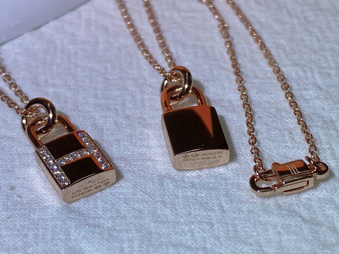 Mysitc HM ADVANCED NICHE LOCK HEAD NECKLACE DIAMONDS