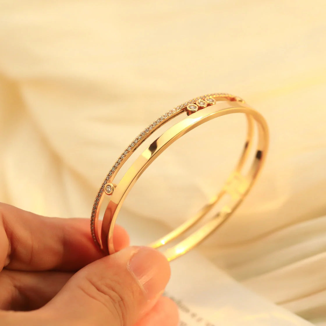 [Mystic ]Move Romane Diamond Bangle Bracelet