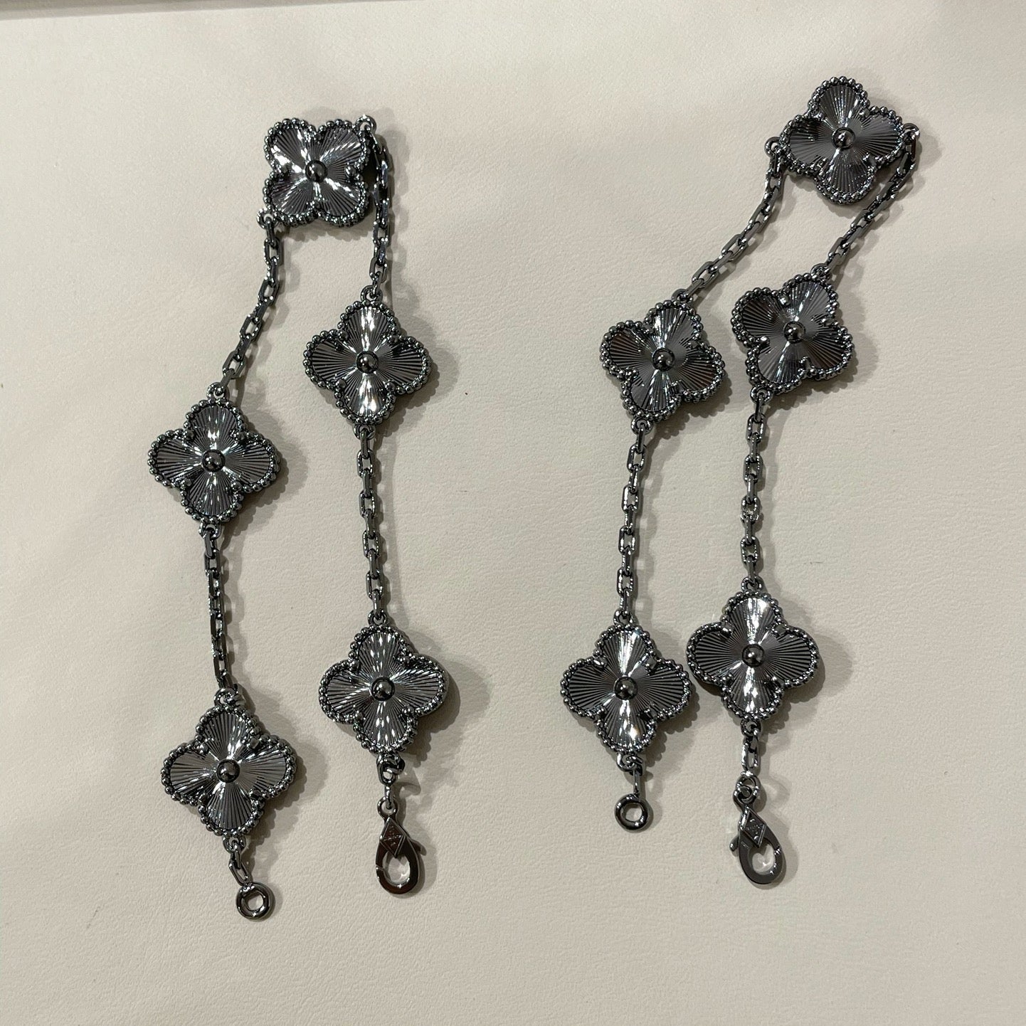 [Demi jewelry]CLOVER 5 MOTIF BLACK BRACELET