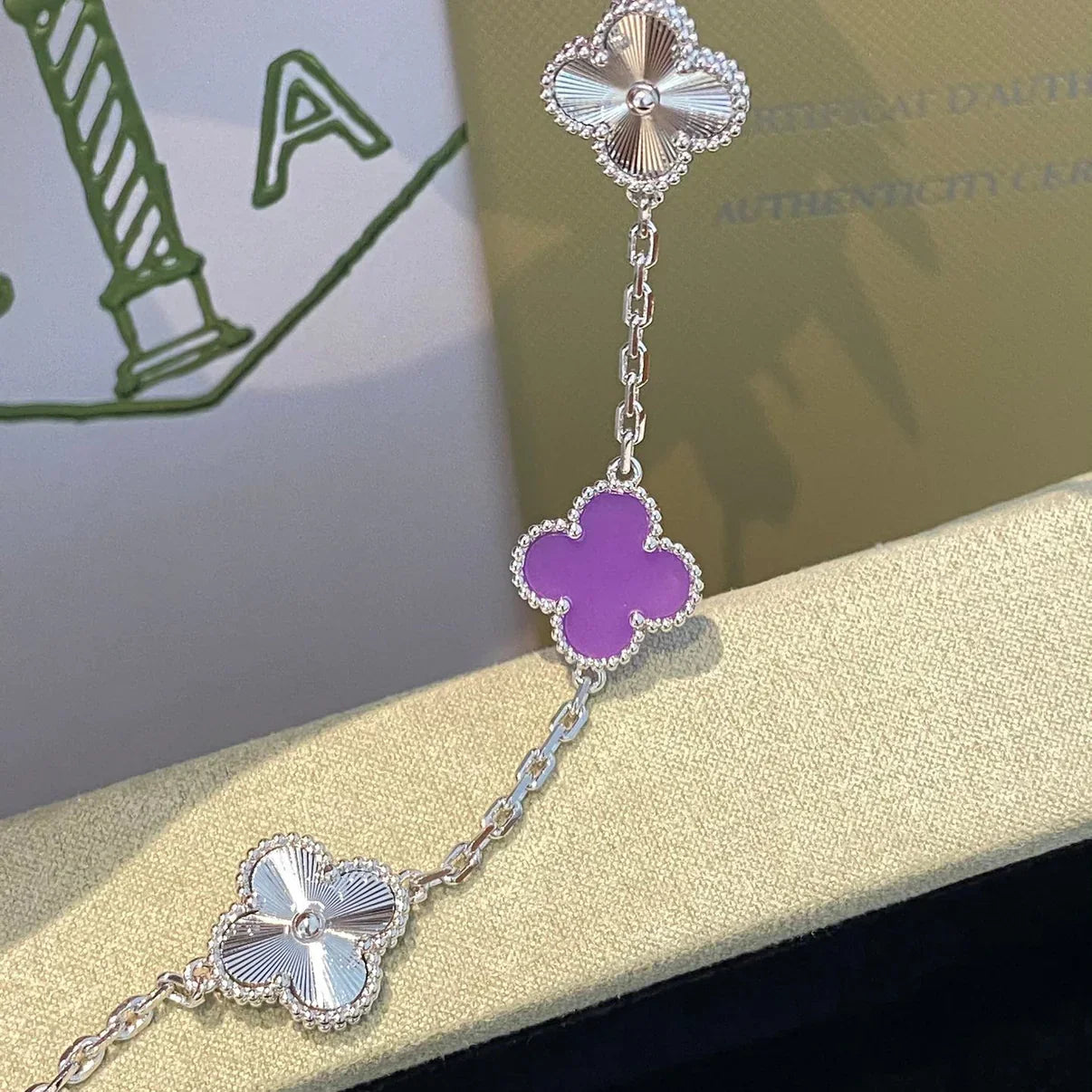 [Mystic] CLOVER 5 MOTIF VIOLET BRACELET COLLECTION
