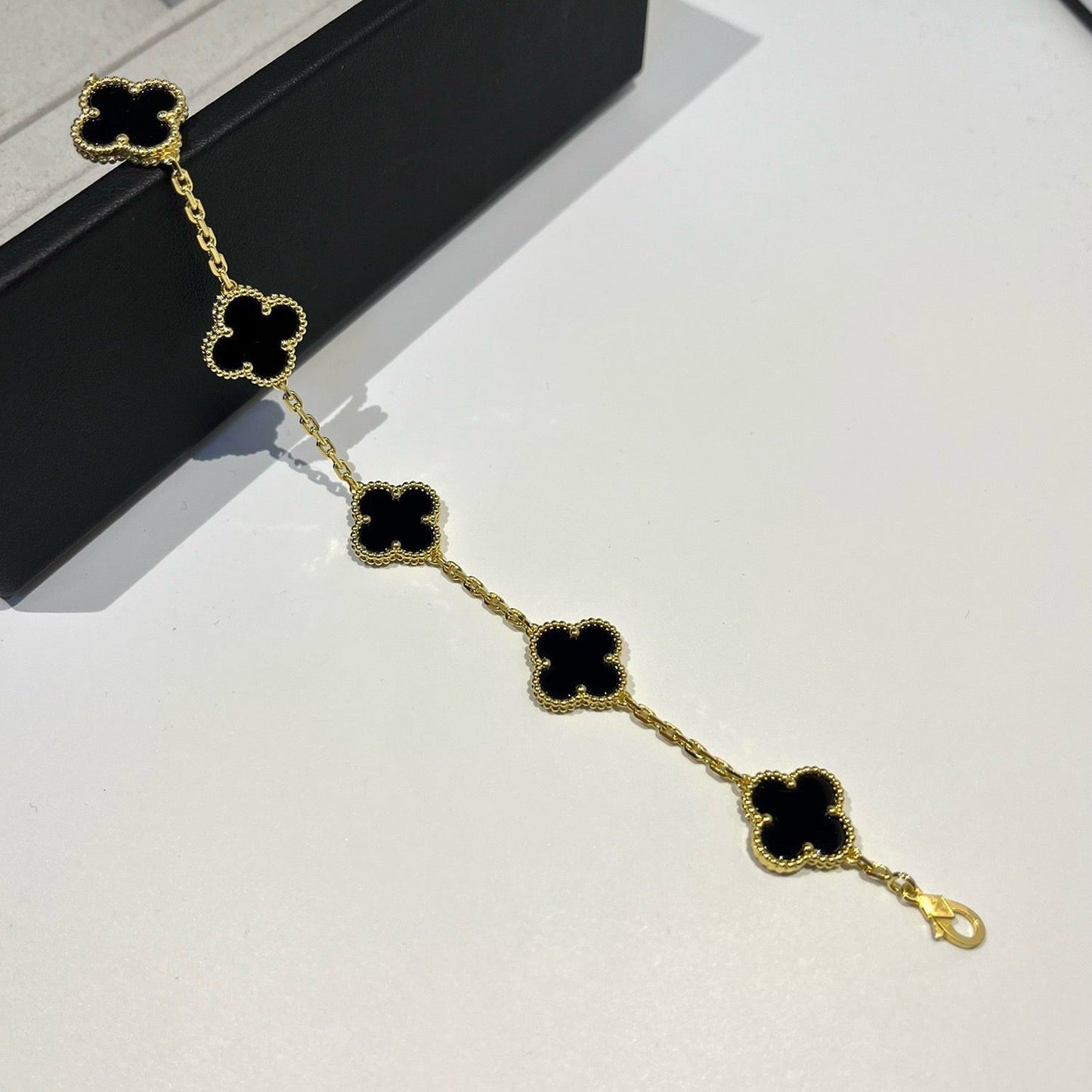 [Mystic] CLOVER 5 MOTIF ONYXS BRACELET COLLECTION