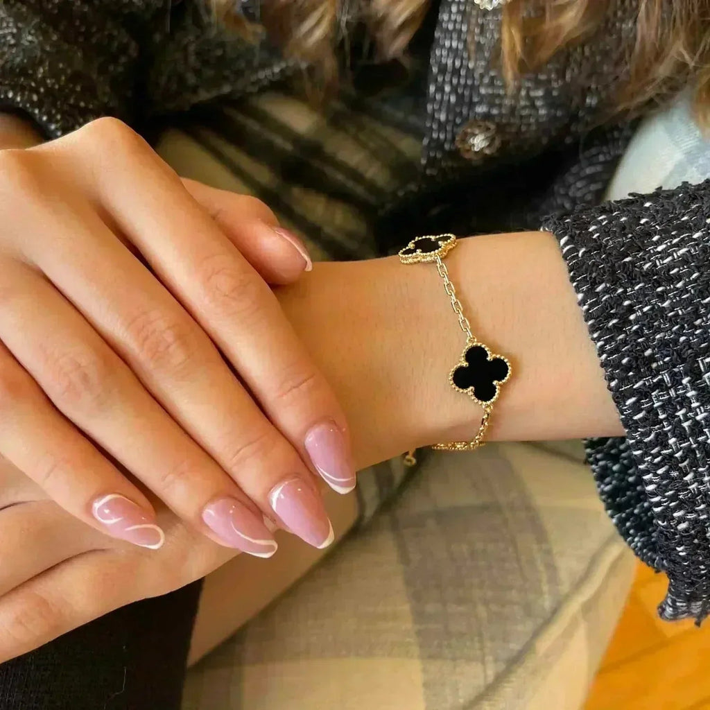 [Demi jewelry] CLOVER 5 MOTIF ONYXS BRACELET COLLECTION