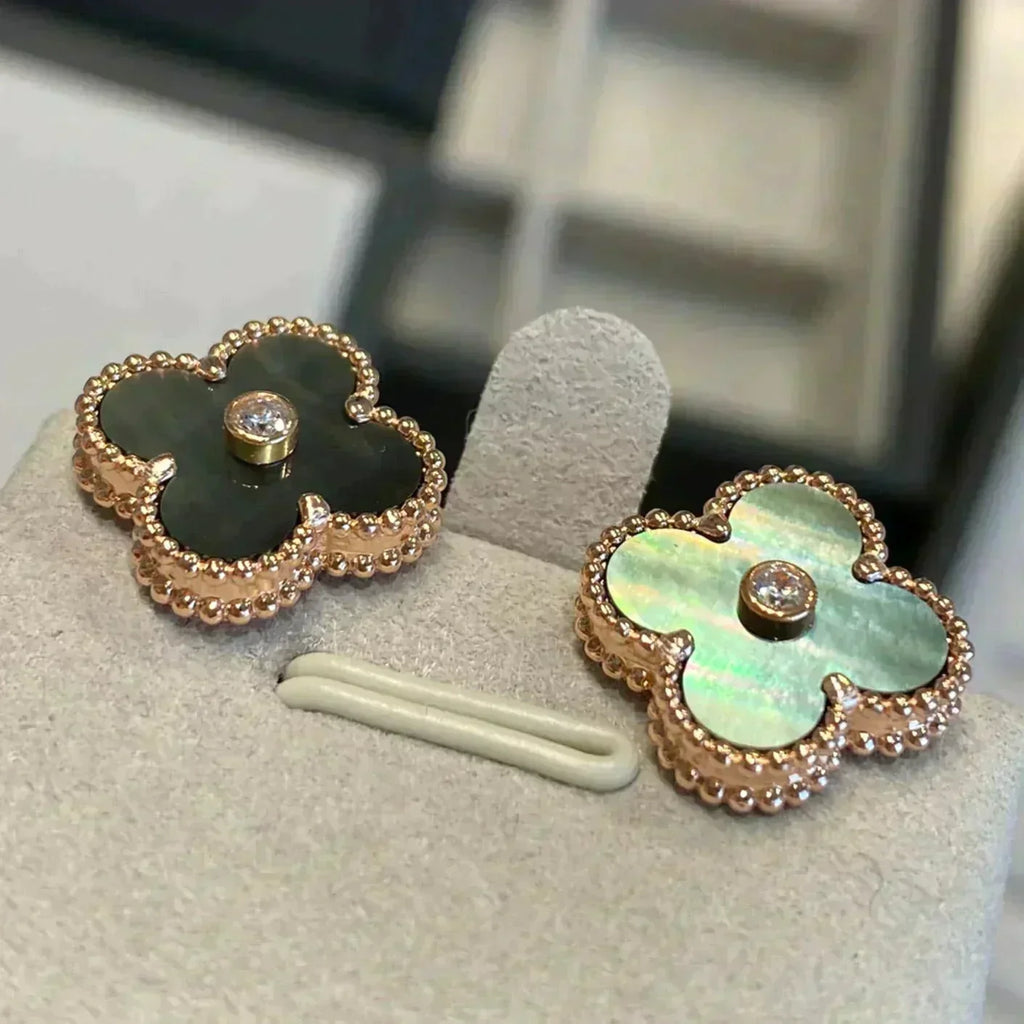 [Demi jewelry]CLOVER MEDIUM 1 MOTIFS GRAY MOP  DIAMOND EARRINGS