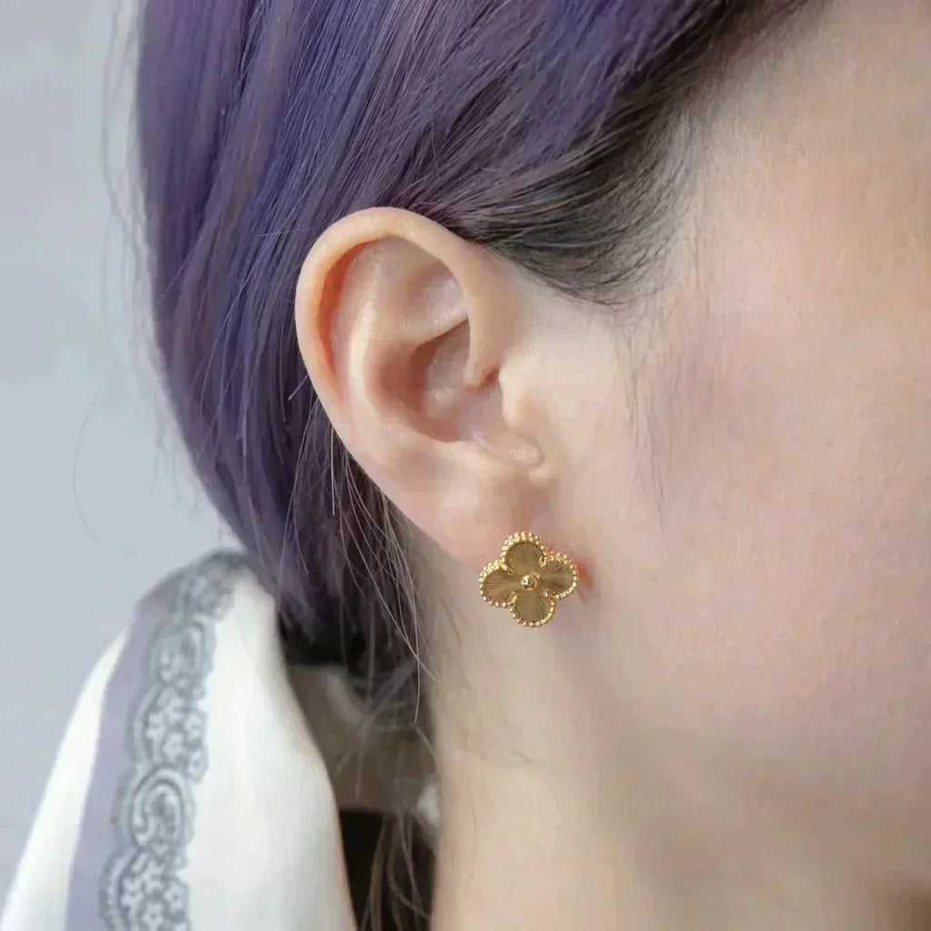 [Demi jewelry]CLOVER MEDIUM 1 MOTIFS LASER EARRINGS