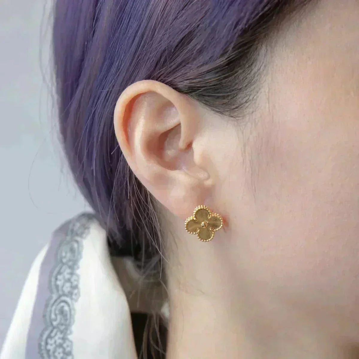 [Demi jewelry]CLOVER MEDIUM 1 MOTIFS LASER EARRINGS