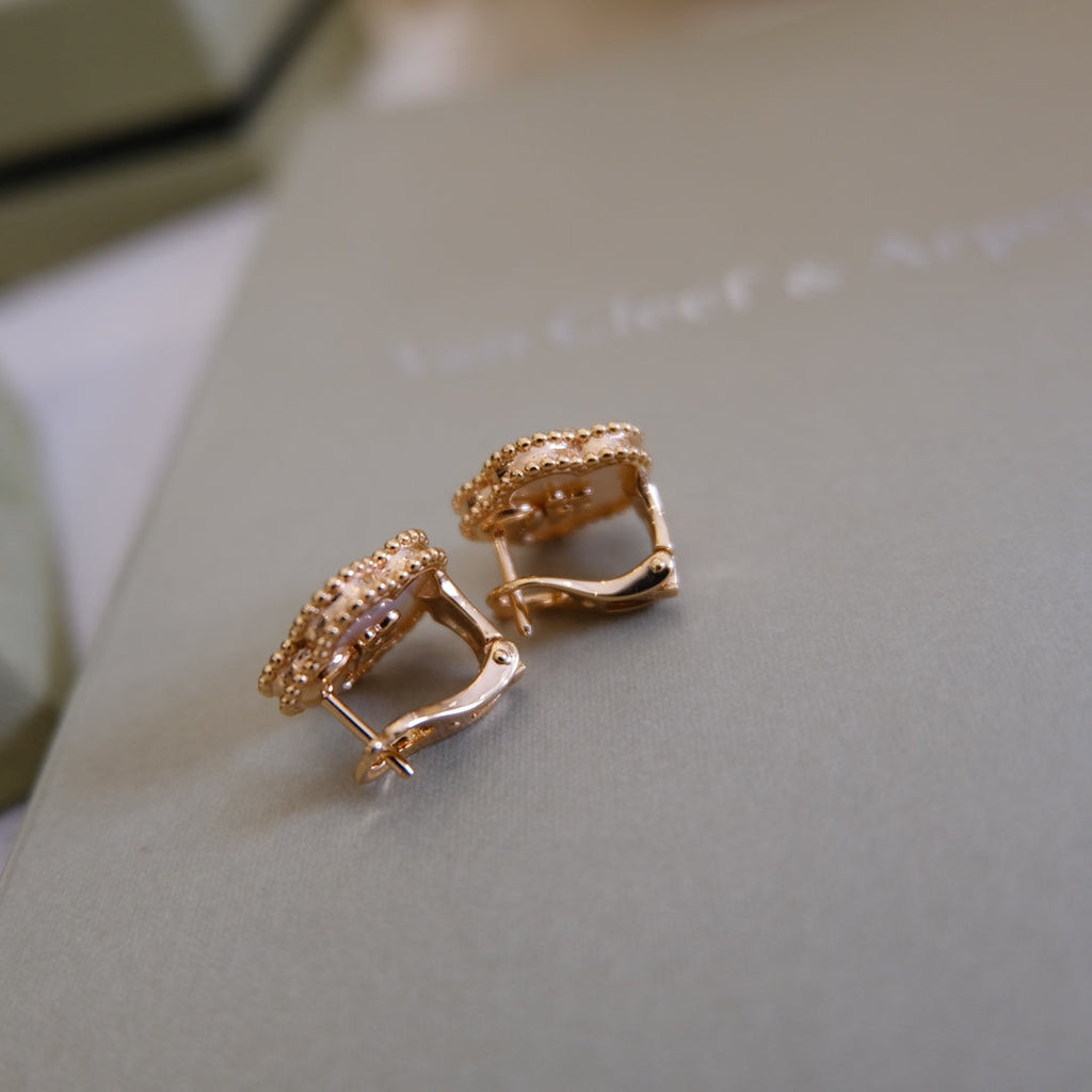 [Demi jewelry]LUCKY PINK GOLD WHITE MOP EARRINGS
