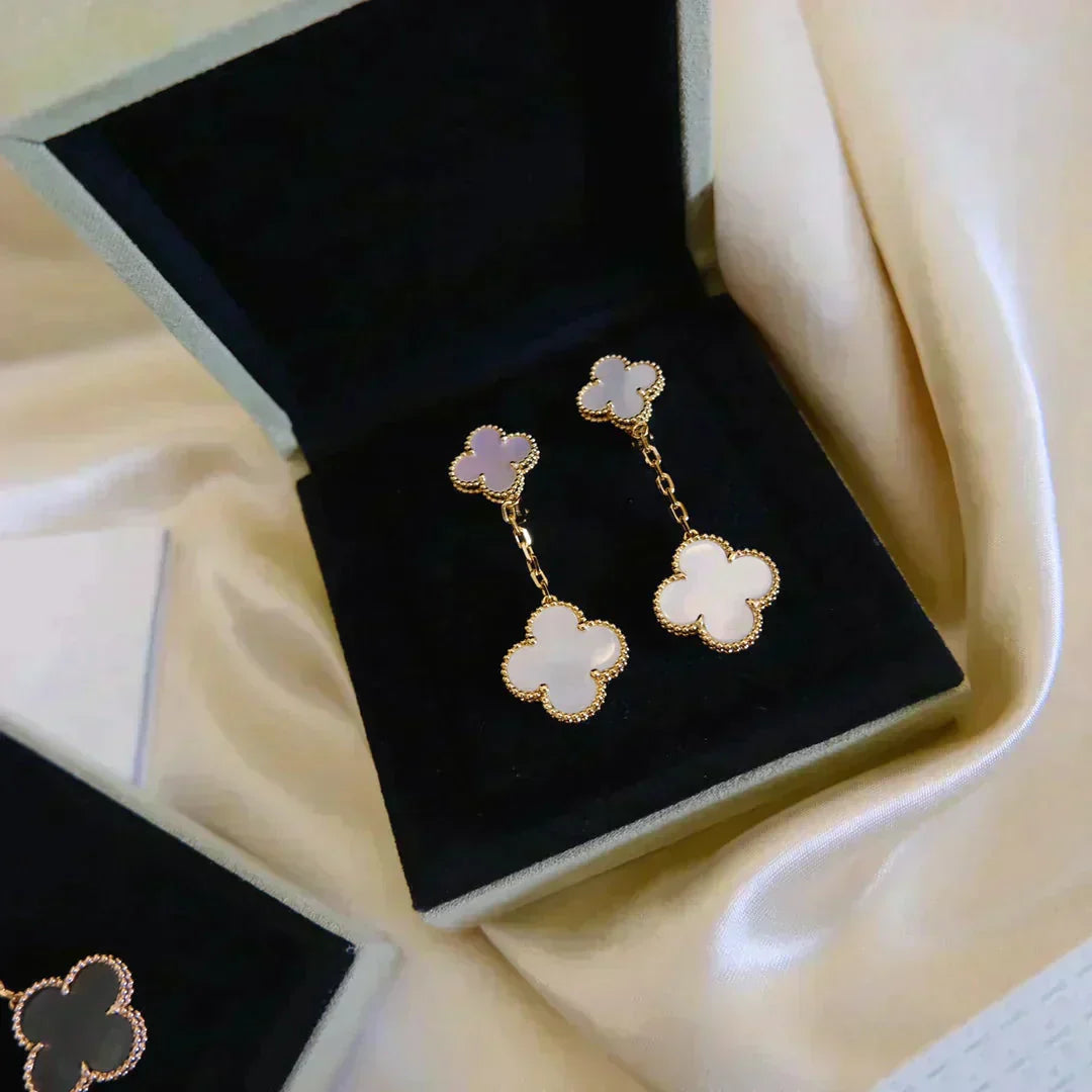 [Demi jewelry]CLOVER 2 MOTIF WHITE MOP EARRINGS