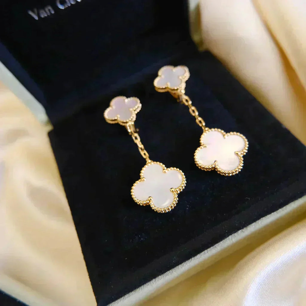 [Demi jewelry]CLOVER 2 MOTIF WHITE MOP EARRINGS