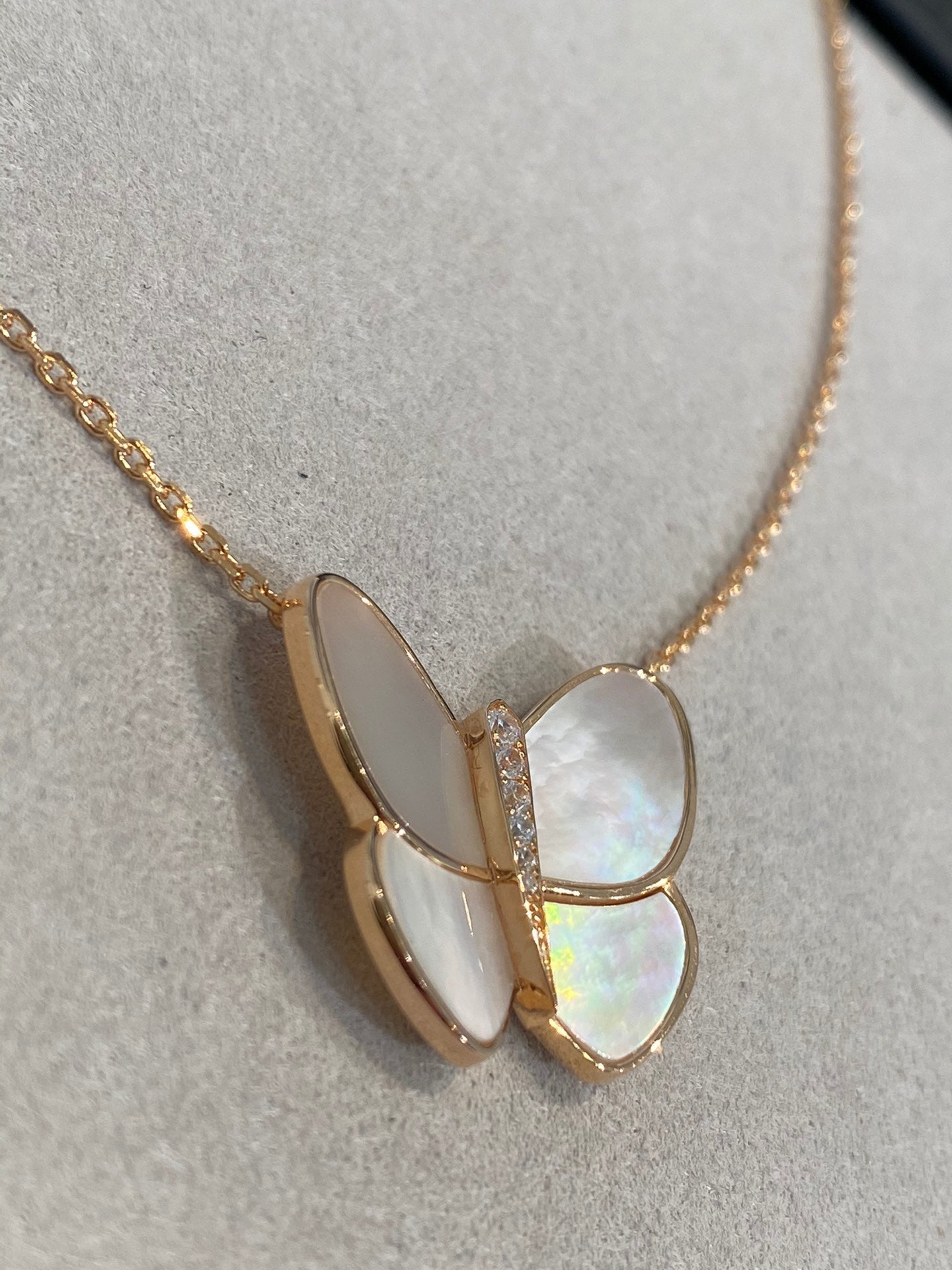 [Demi jewelry]BUTTERFLY GOLD MOP DIAMOND NECKLACE