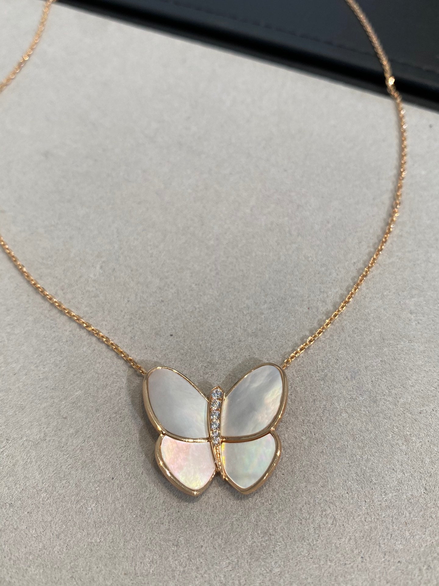 [Demi jewelry]BUTTERFLY GOLD MOP DIAMOND NECKLACE
