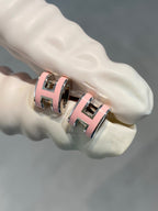 [Demi jewelry]MINI POP H SILVER EARRINGS PINK