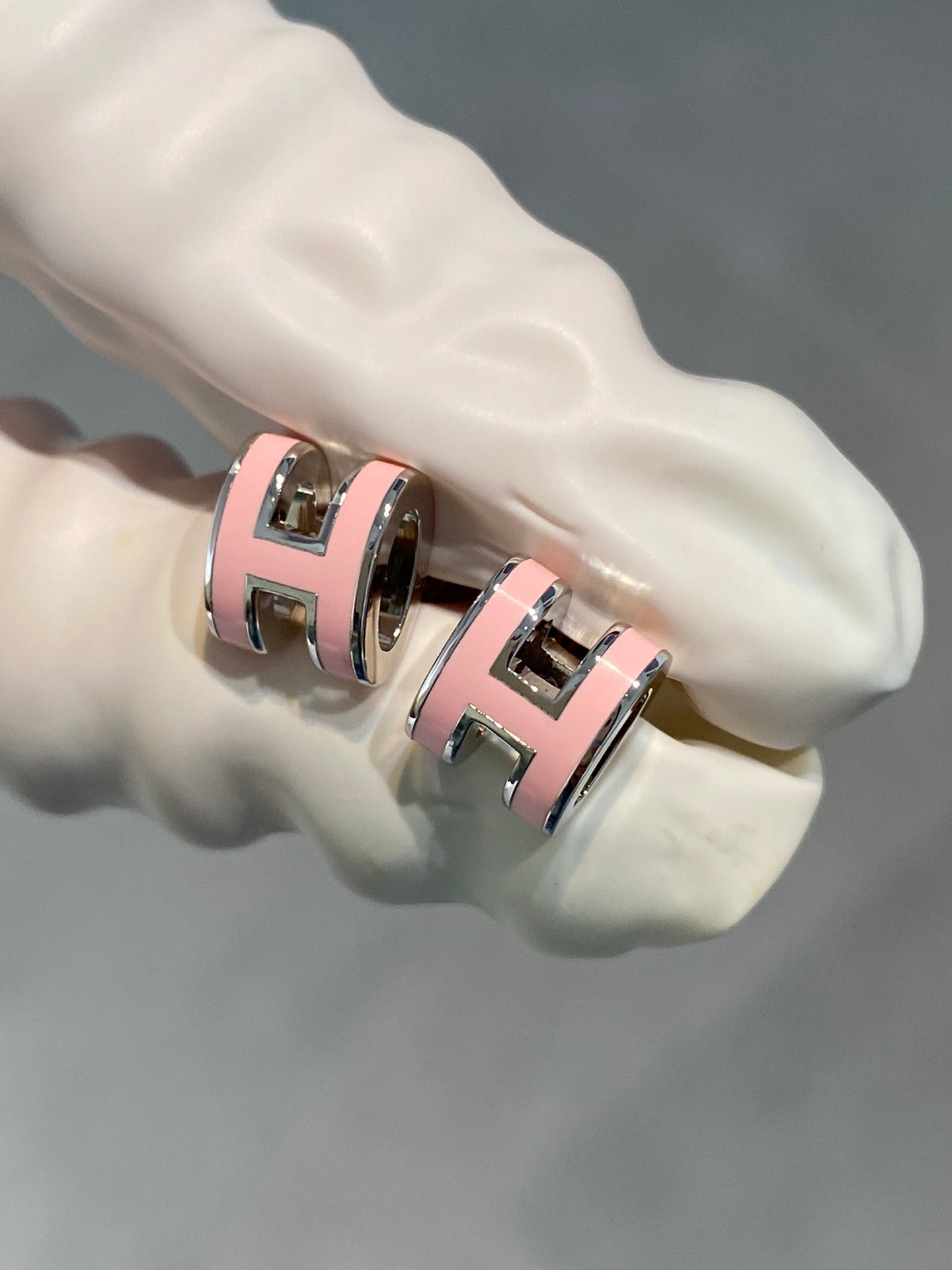 [Demi jewelry]MINI POP H SILVER EARRINGS PINK