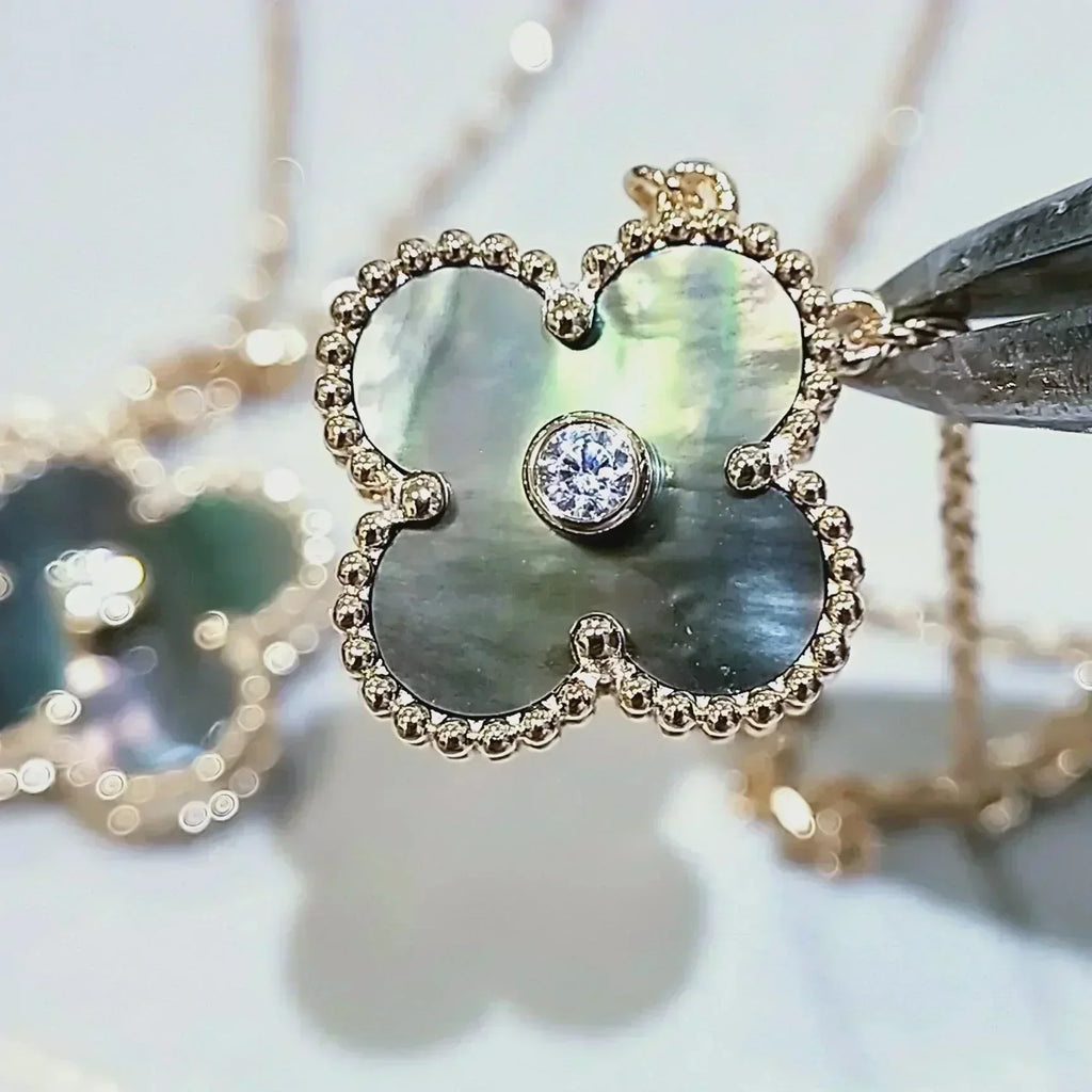 [Demi jewelry]CLOVER 15MM DIAMOND AND MOTHER-OF-GREY NECKLACE