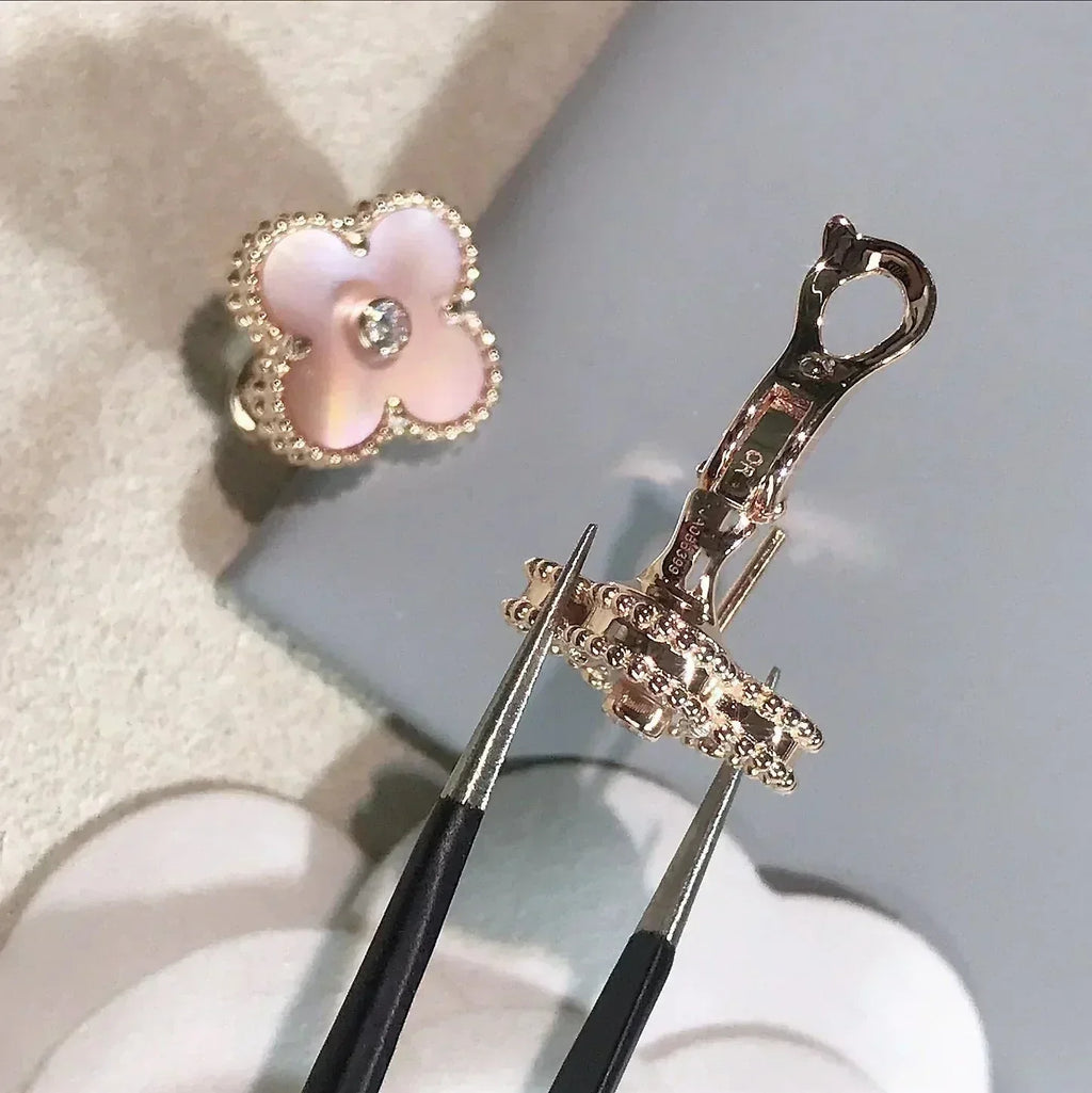 [Demi jewelry]CLOVER MEDIUM 1 MOTIFS  PINK MOP DIAMOND EARRINGS