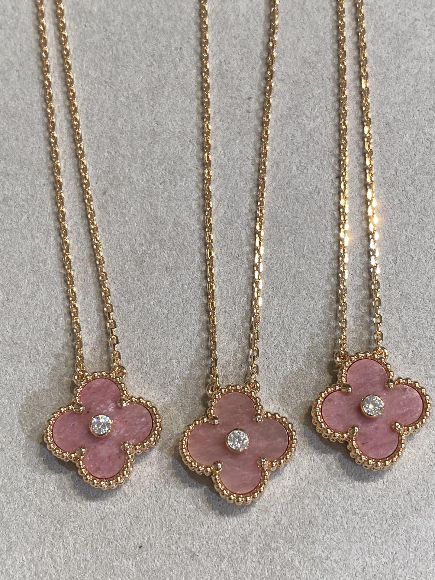 [Demi jewelry]CLOVER 15MM DIAMOND RHODONITE NECKLACE