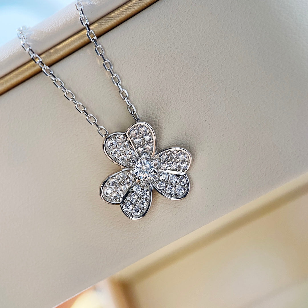 [Demi jewelry]CLOVER DIAMOND NECKLACE SILVER