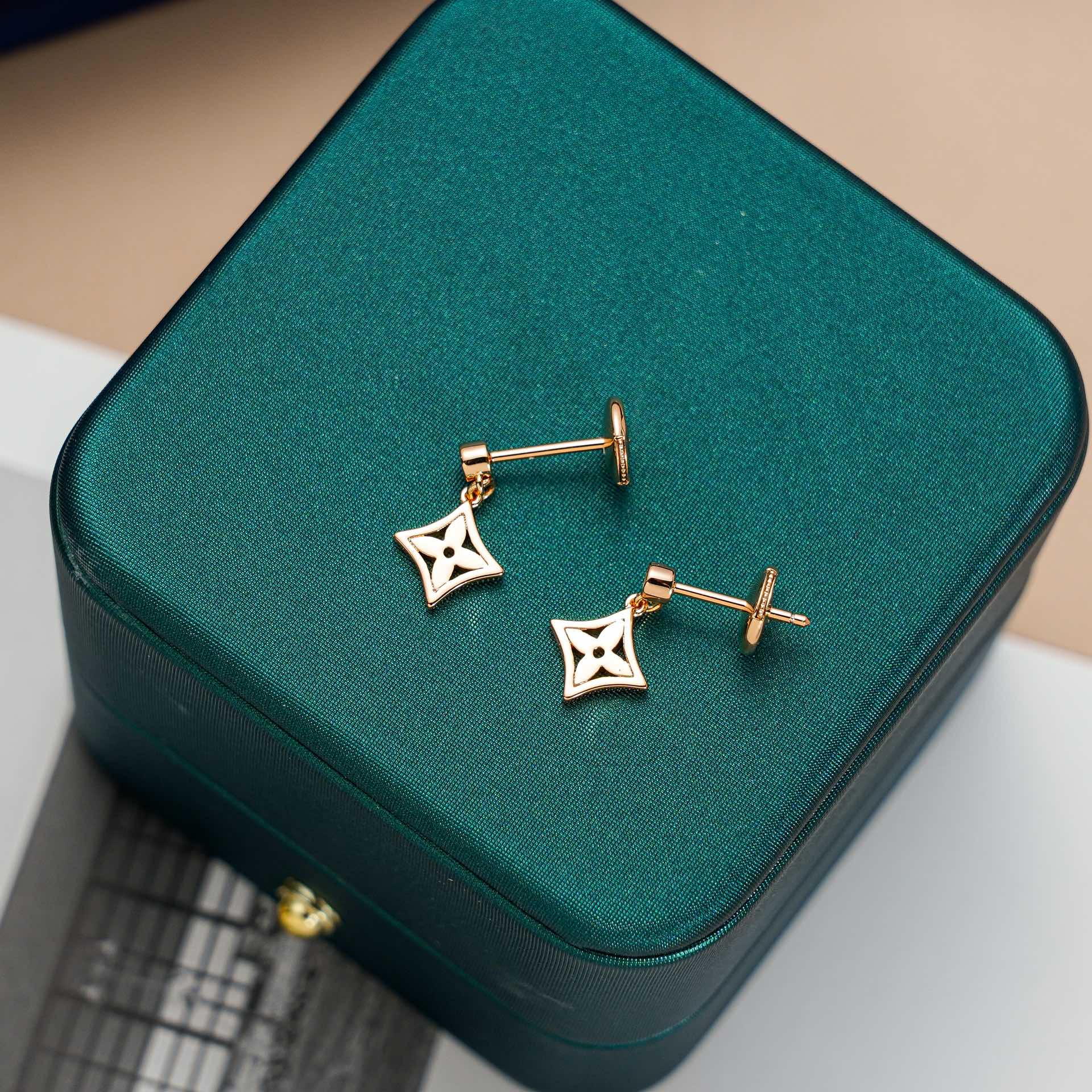 [Demi jewelry]STAR EARRINGS GOLD