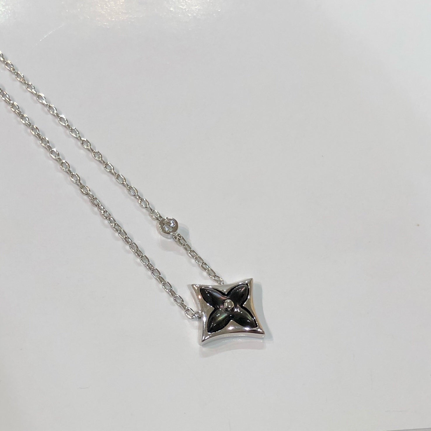 [Demi jewelry]STAR BLACK MOP NECKLACE