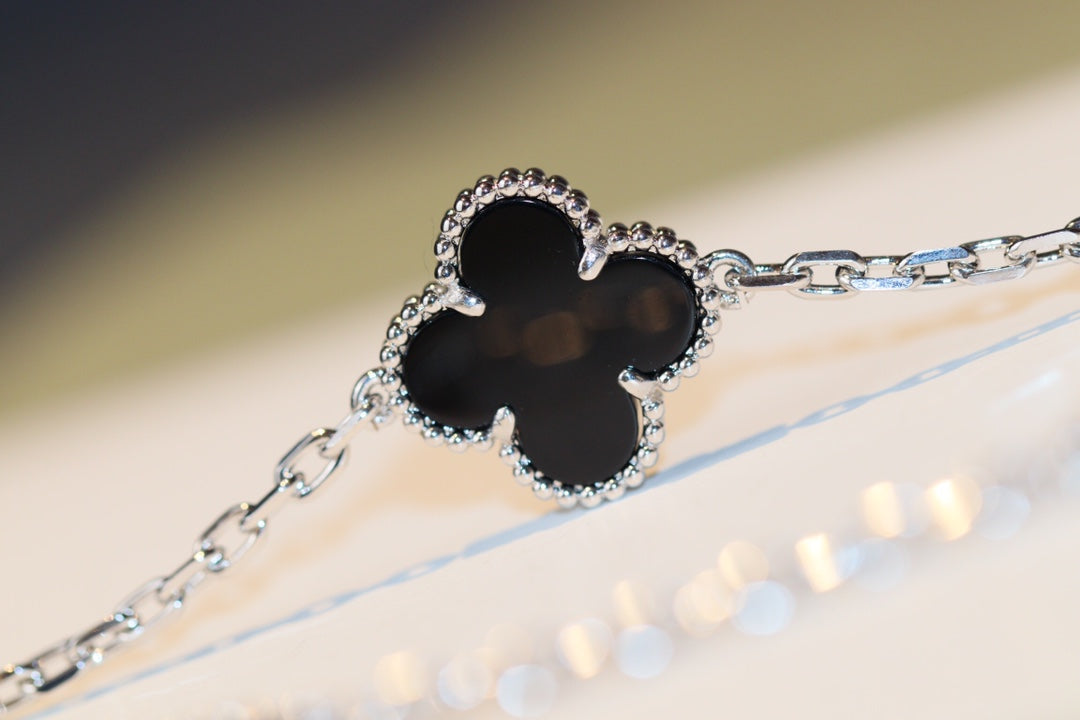 [Demi jewelry]CLOVER 20 MOTIFS ONYX DIAMOND SILVER