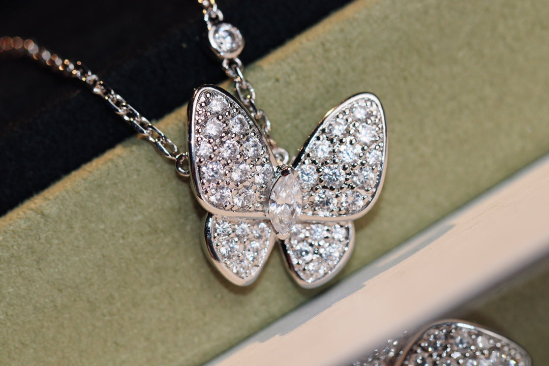[Demi jewelry]BUTTERFLY DIAMOND NECKLACE