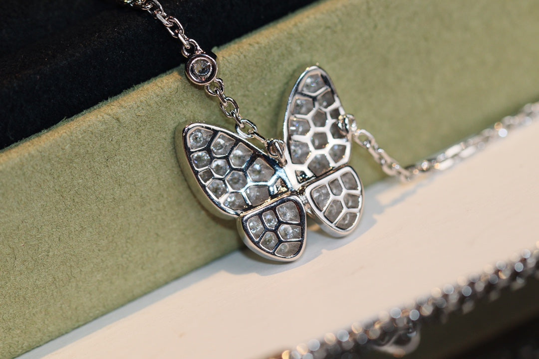 [Demi jewelry]BUTTERFLY DIAMOND NECKLACE