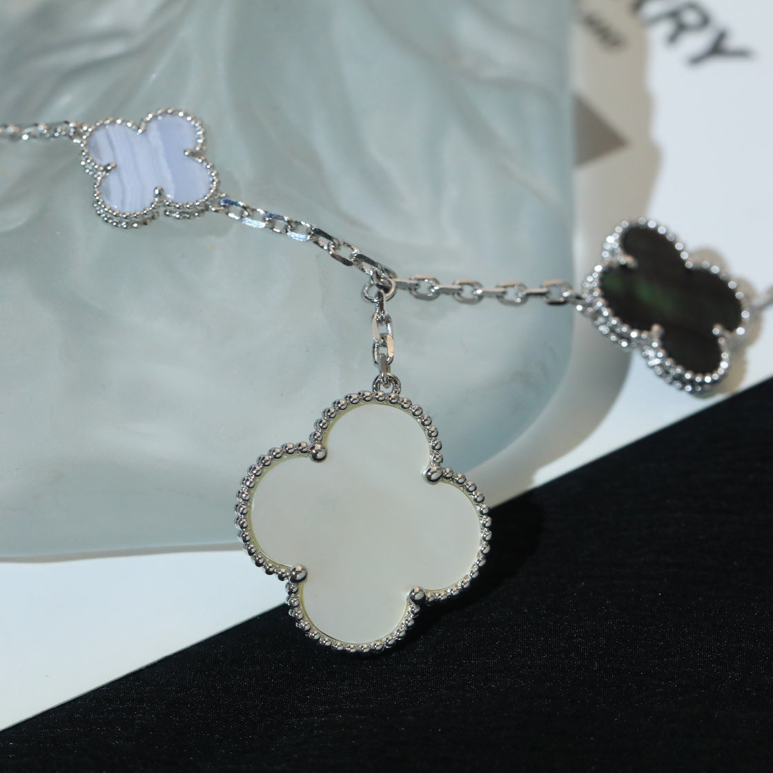 [Demi jewelry]CLOVER BRACELET 5 MOTIFS MOP CHALCEDONY SILVER