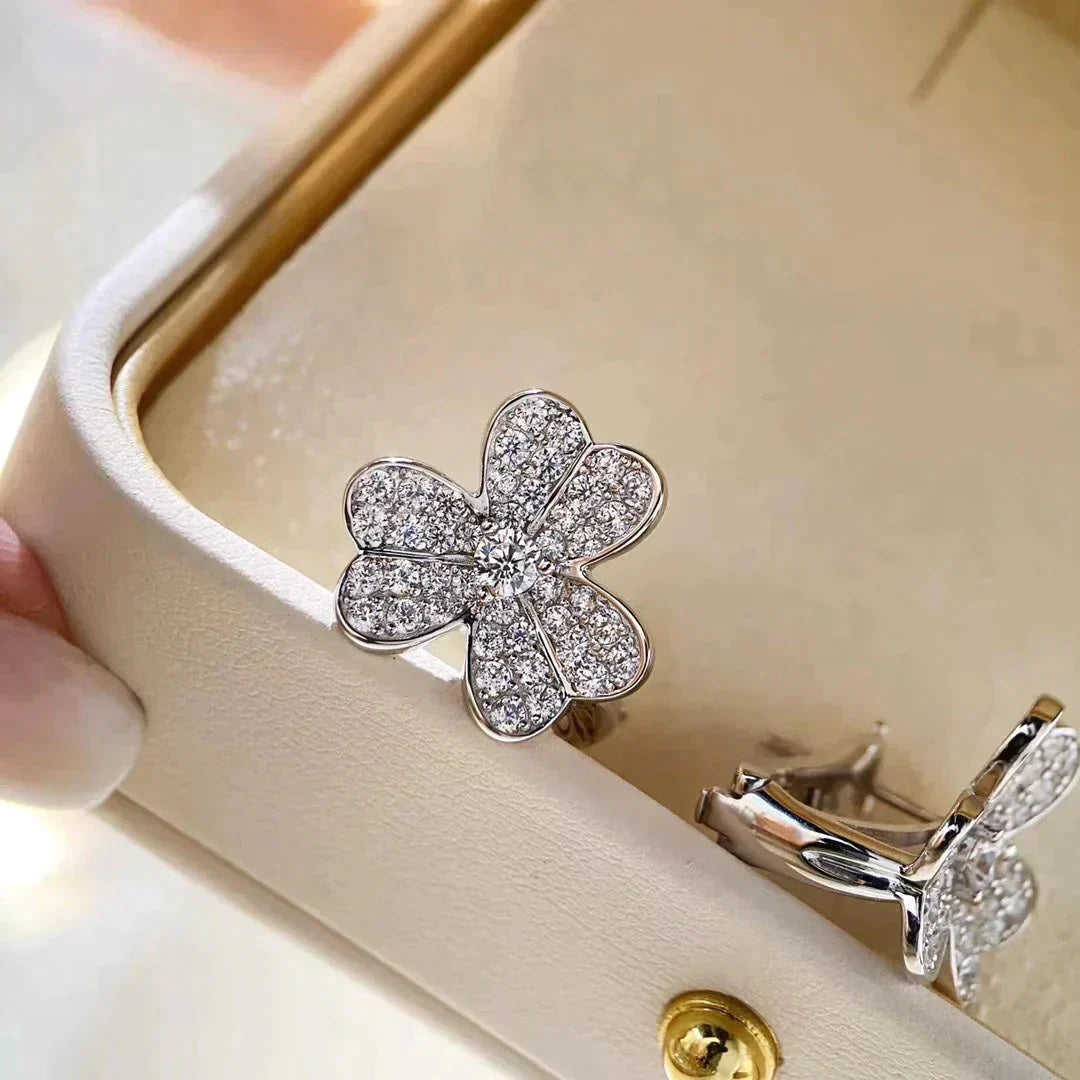[Demi jewelry]CLOVER COMOS DIAMOND EARRINGS SILVER