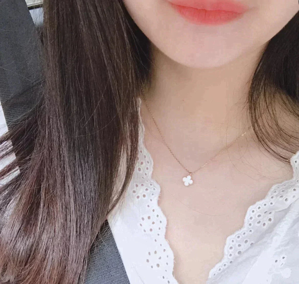 [Demi jewelry]CLOVER MINI 9.5MM WHITE MOTHER-OF-PEARL NECKLACE