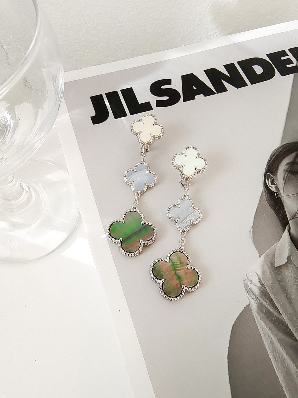 [Demi jewelry]CLOVER 3 MOTIFS CHALCEDONY DARK MOP SILVER EARRINGS