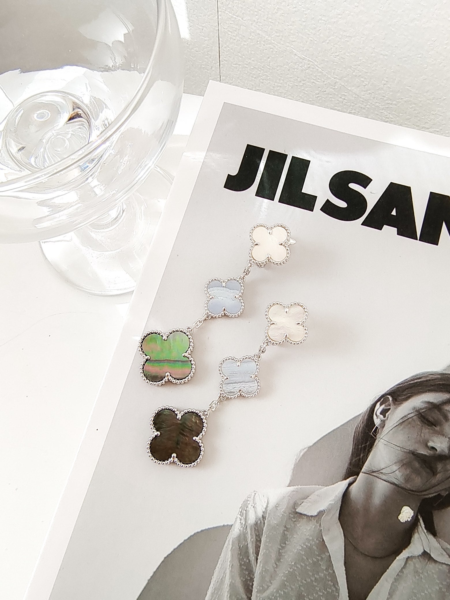 [Demi jewelry]CLOVER 3 MOTIFS CHALCEDONY DARK MOP SILVER EARRINGS
