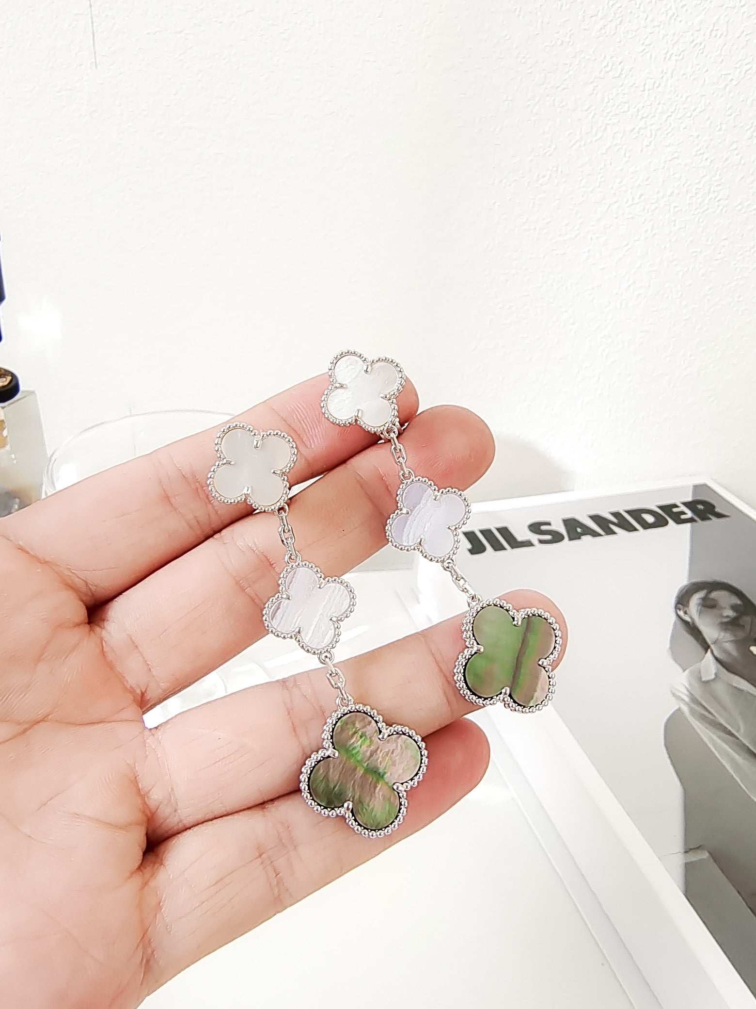 [Demi jewelry]CLOVER 3 MOTIFS CHALCEDONY DARK MOP SILVER EARRINGS