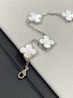 [Demi jewelry]CLOVER WHITE PEARL MOP 5 MOTIF BRACELET COLLECTION