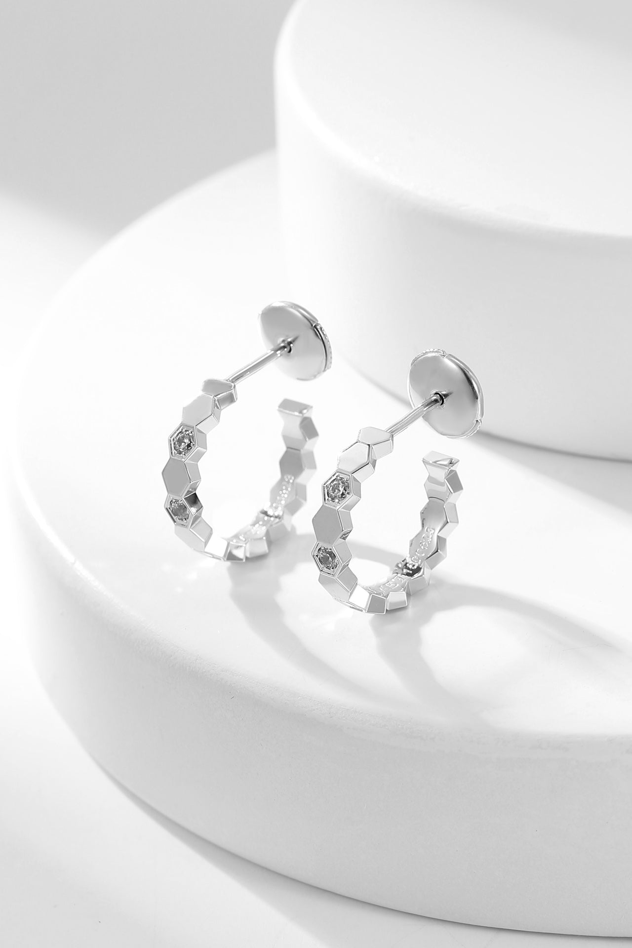 [Demi jewelry]BEE LOVE DIAMOND HOOP EARRINGS