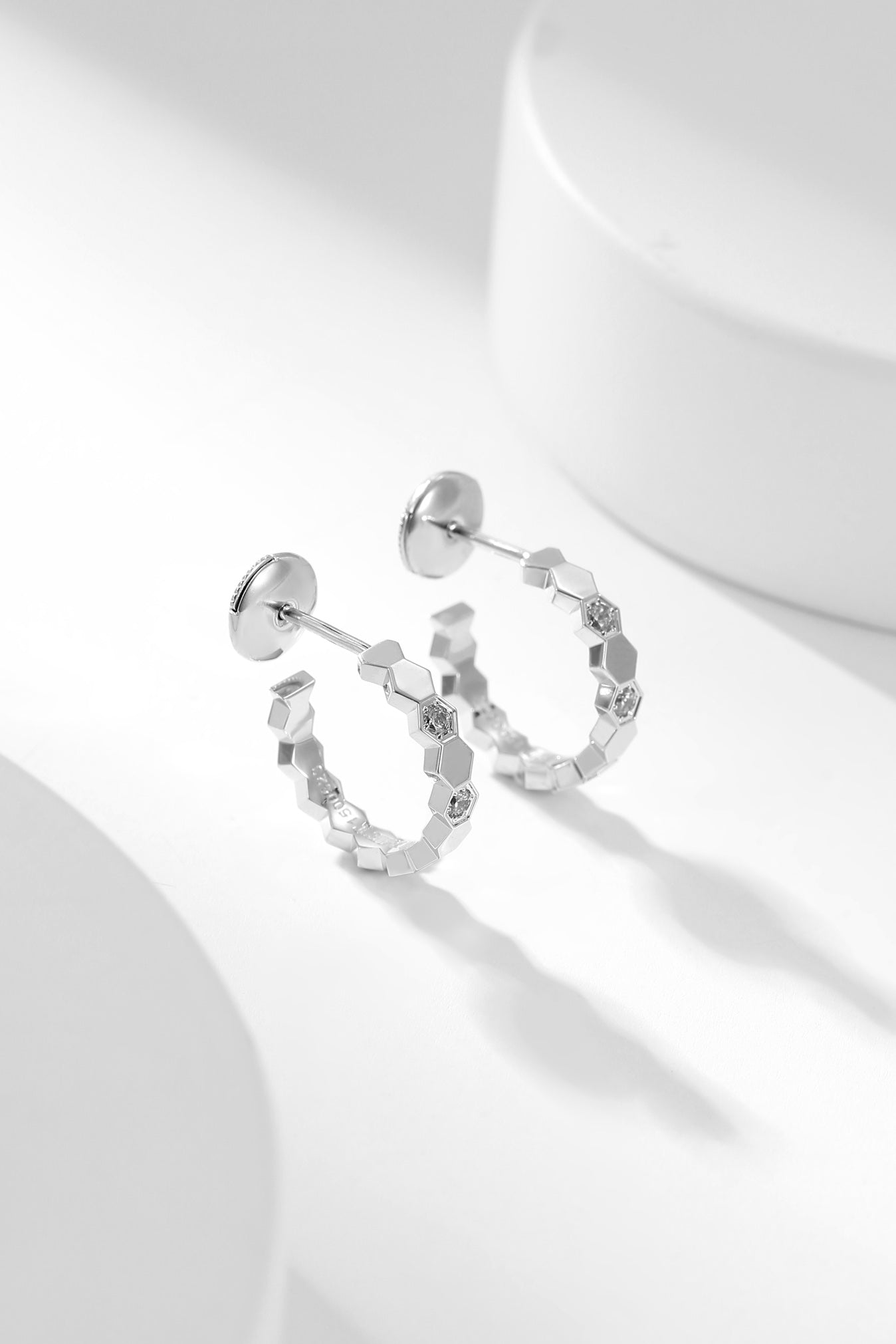 [Demi jewelry]BEE LOVE DIAMOND HOOP EARRINGS