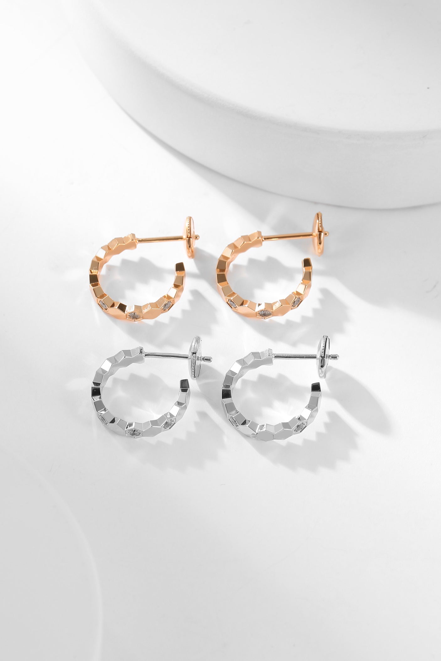 [Demi jewelry]BEE LOVE DIAMOND HOOP EARRINGS