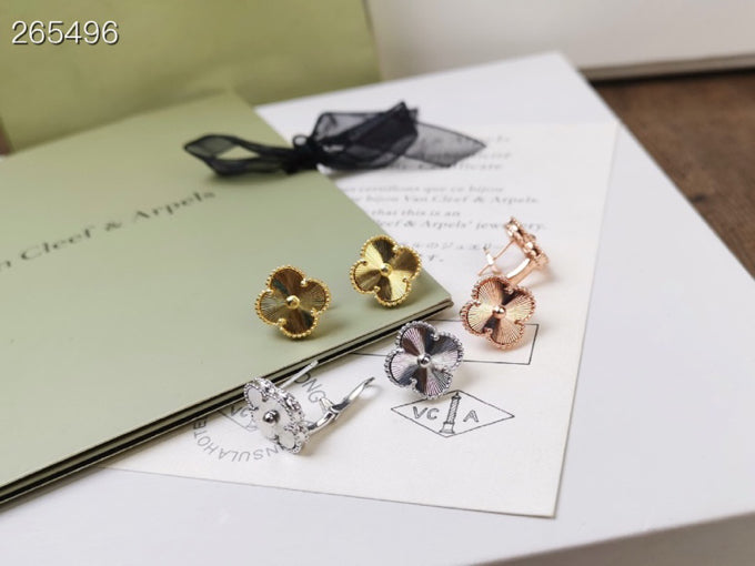[Mystic]CLOVER MEDIUM STUD EARRINGS