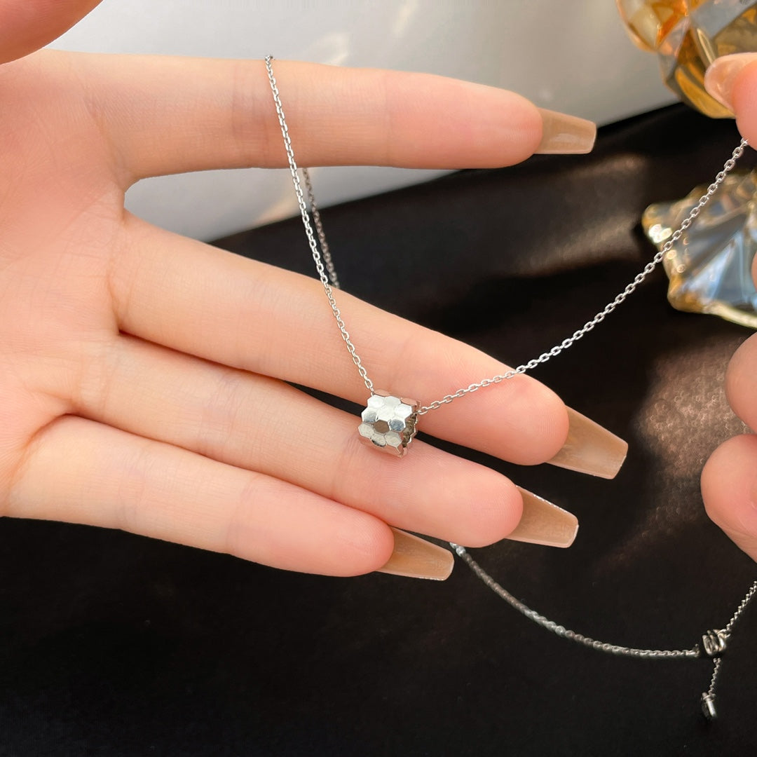 [Demi jewelry]BEE MINI NECKLACE