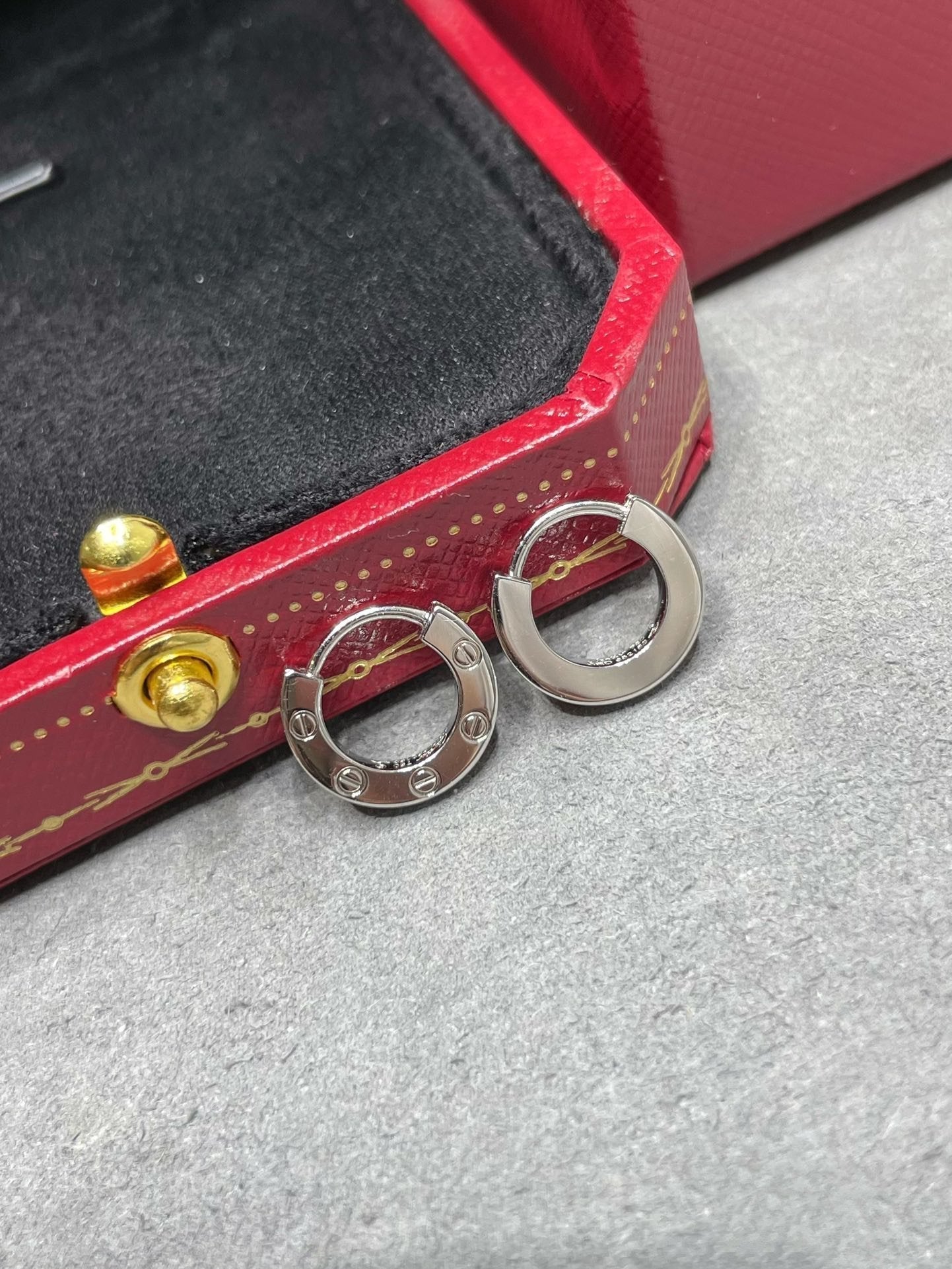 [Demi jewelry]LOVE MINI EARRINGS