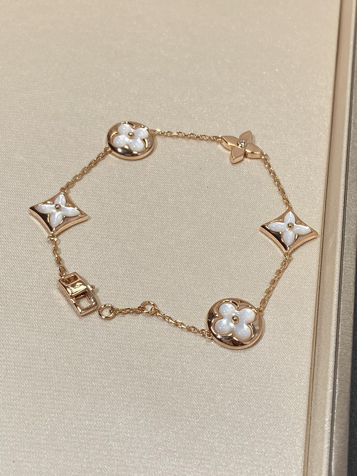 [Demi jewelry]STAR AND SUN 5 MOTIF MOP PINK GOLD BRACELET