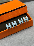 [Demi jewelry]POP H SKY BLUE STUD EARRINGS