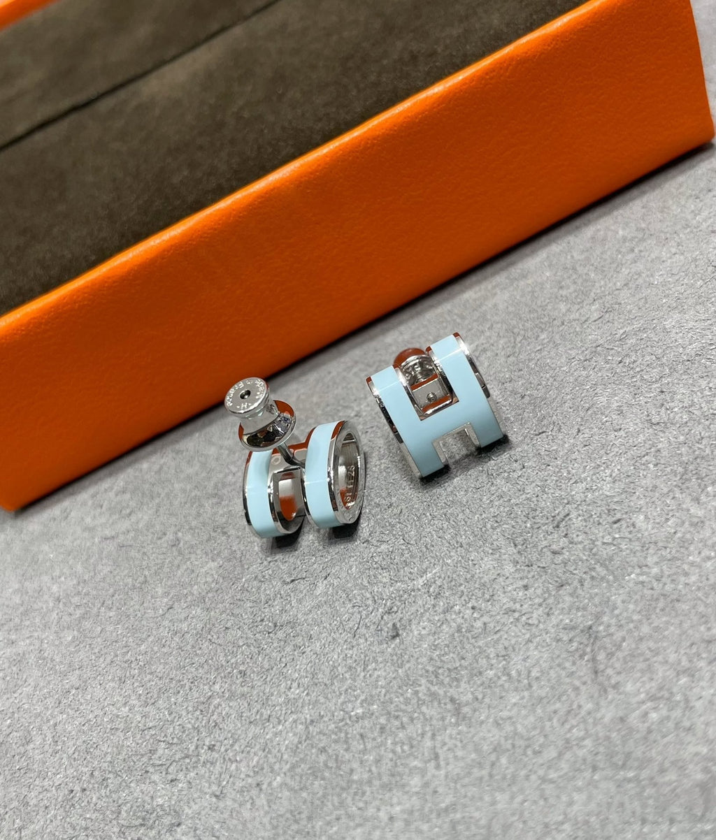[Demi jewelry]POP H SKY BLUE STUD EARRINGS