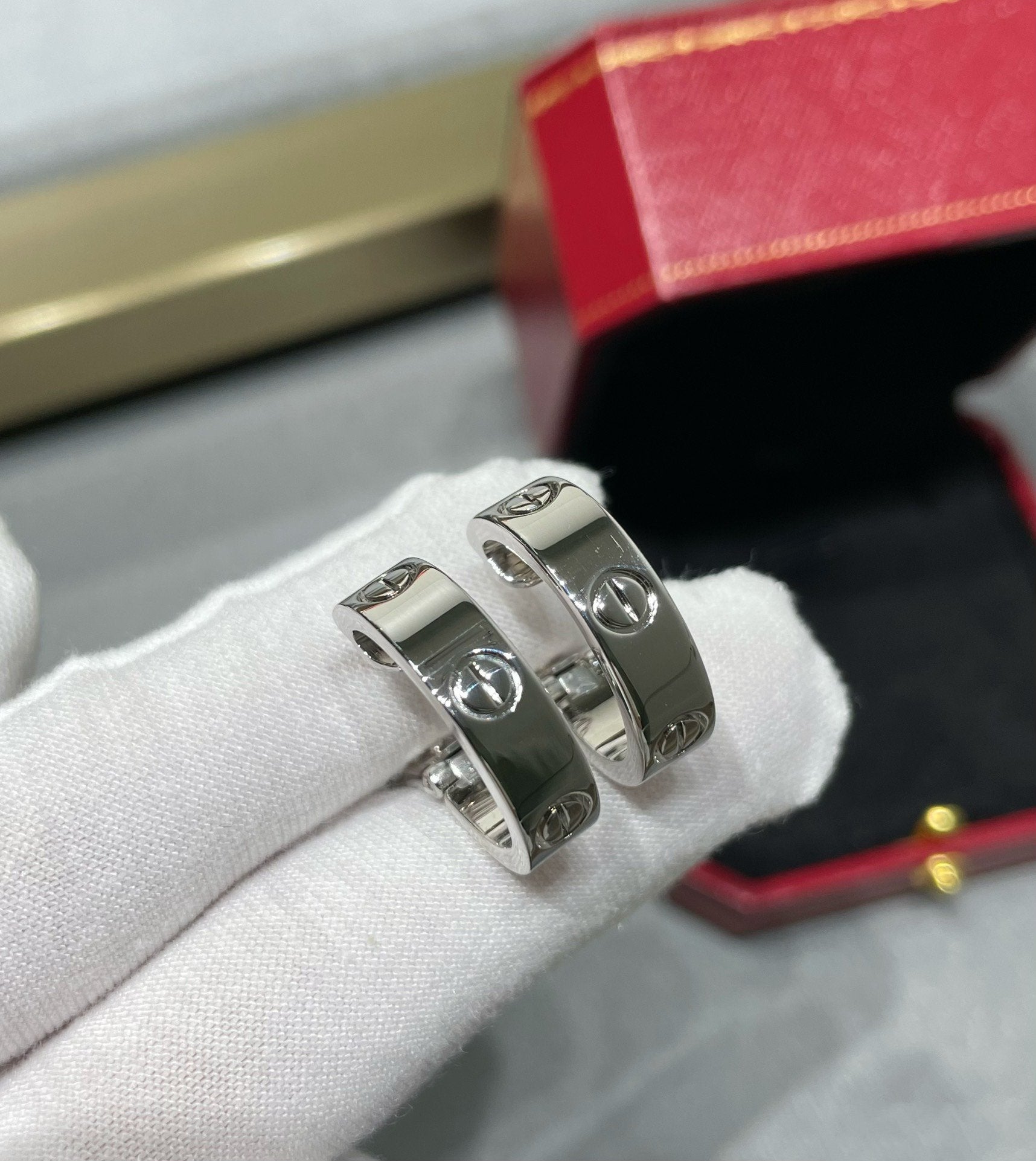 [Demi jewelry]LOVE 5.5MM EARRINGS