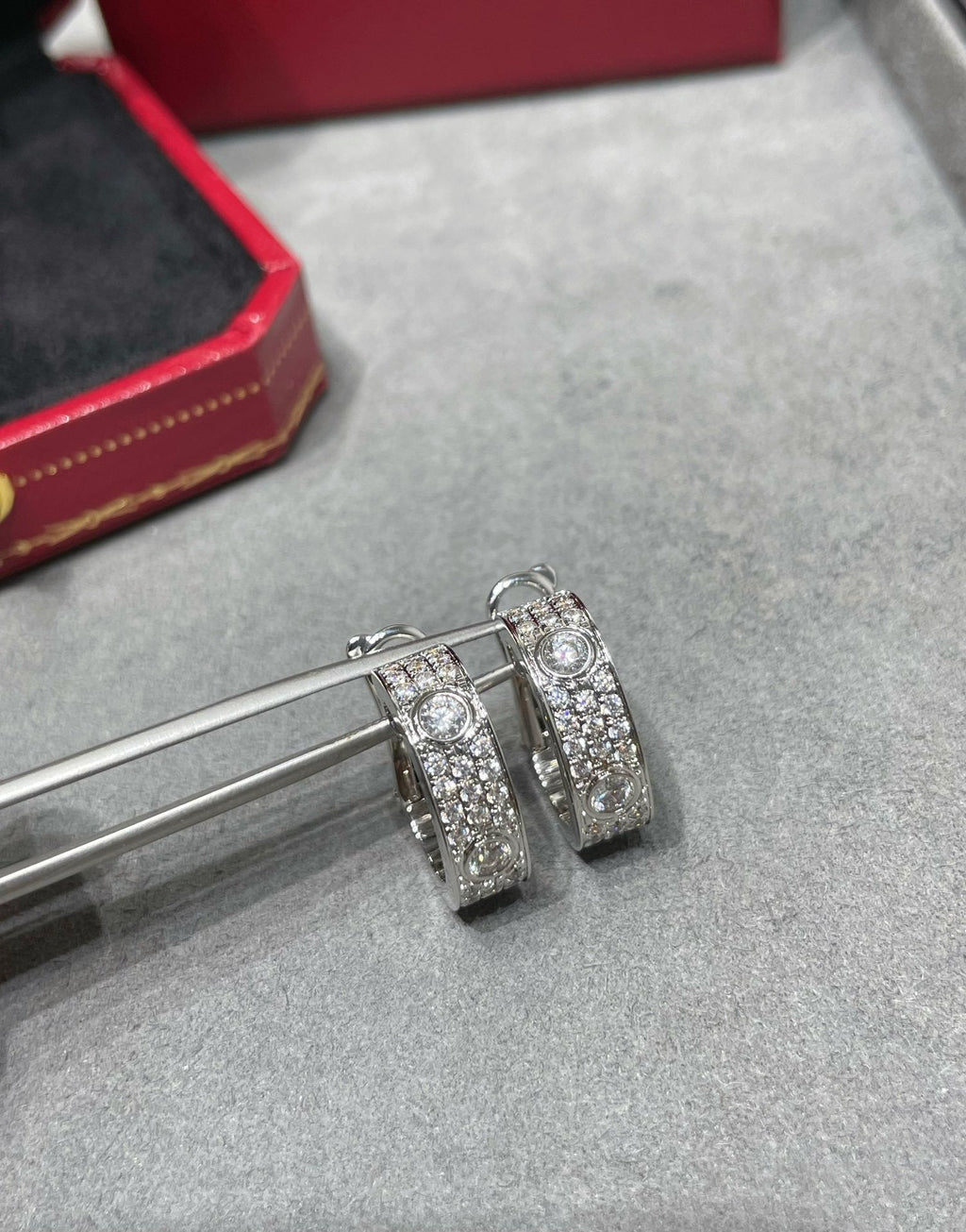 [Demi jewelry]LOVE 5.5MM DIAMOND PAVED EARRINGS