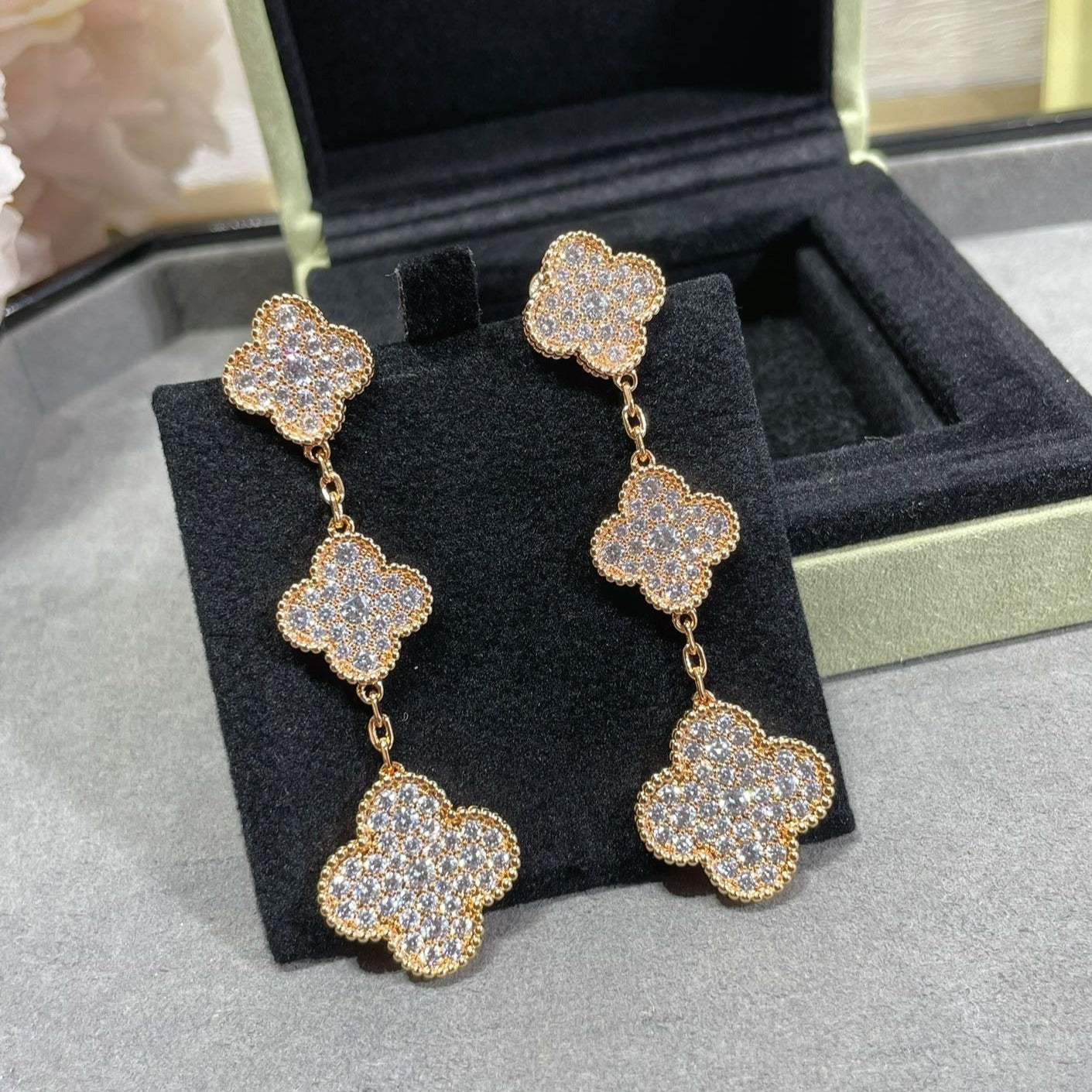 [Demi jewelry]CLOVER 3 MOTIFS DIAMOND PAVED ROSE GOLD EARRINGS