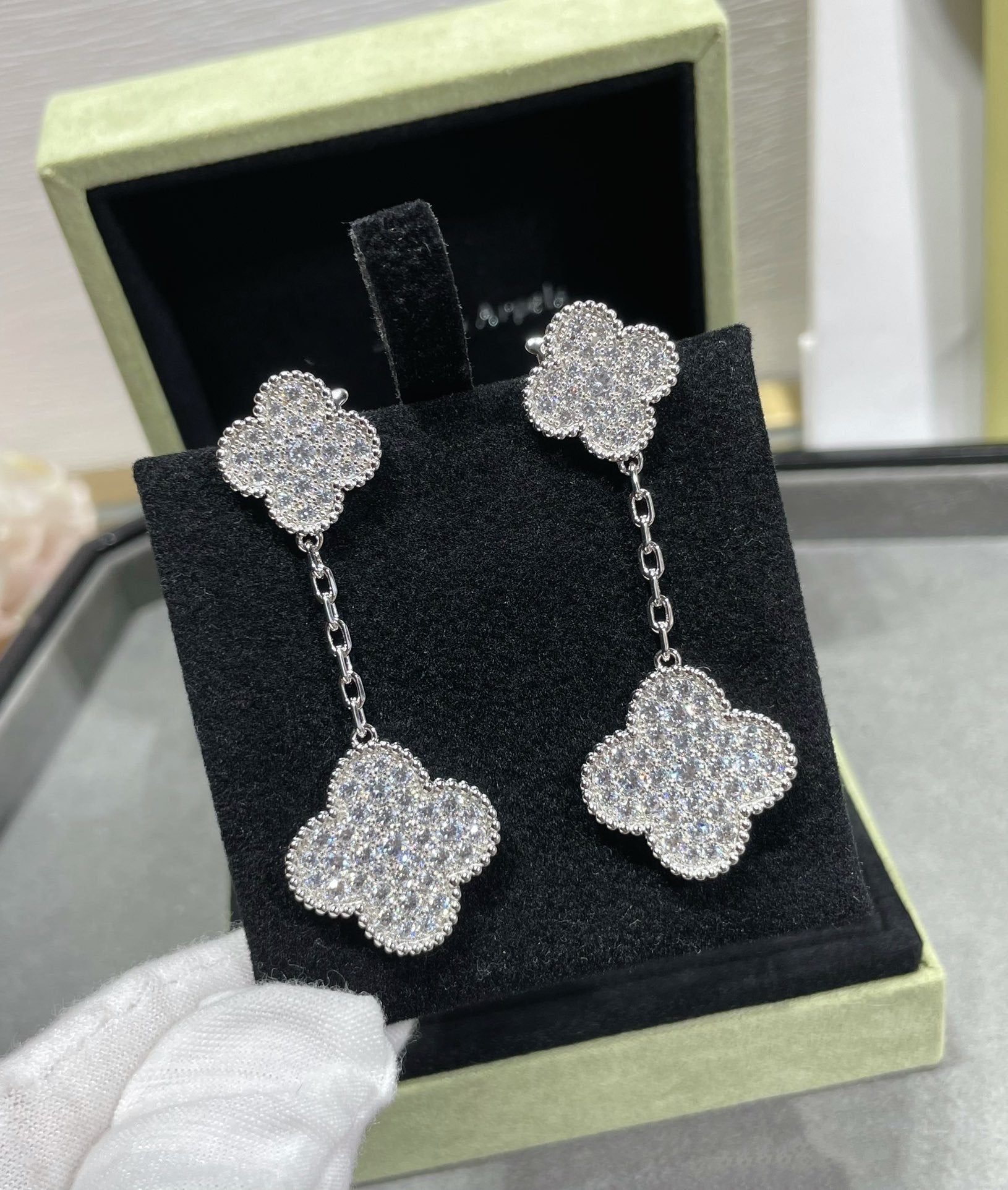 [Demi jewelry]CLOVER 2 MOTIFS DIAMOND PAVED SILVER EARRINGS