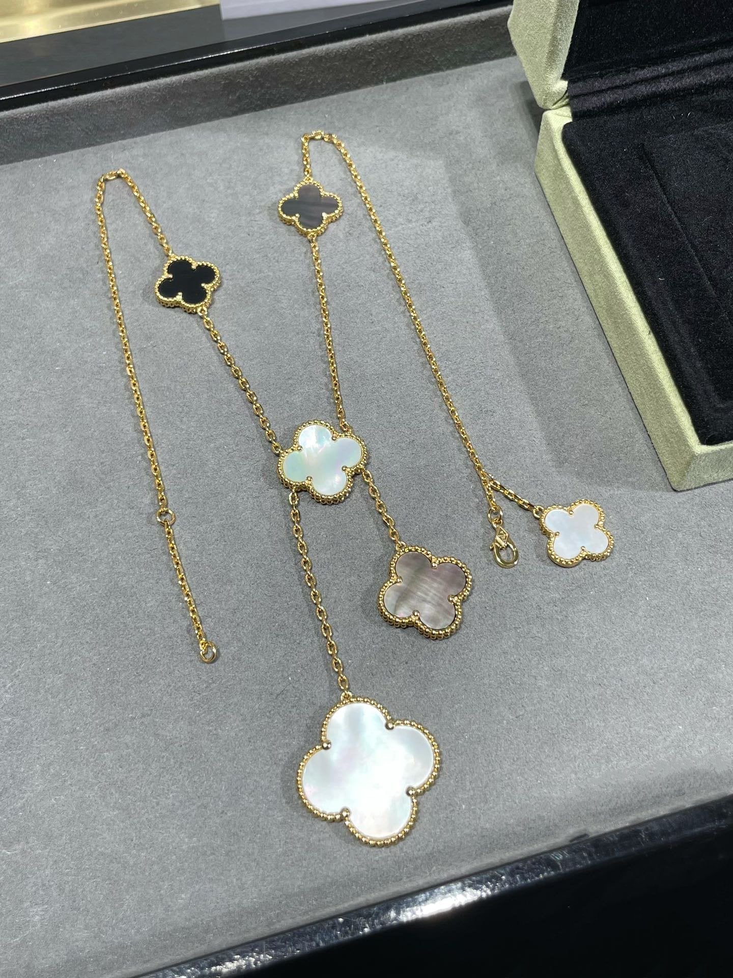 [Demi jewelry]CLOVER 6 MOTIF MOP ONYX GOLD NECKLACE
