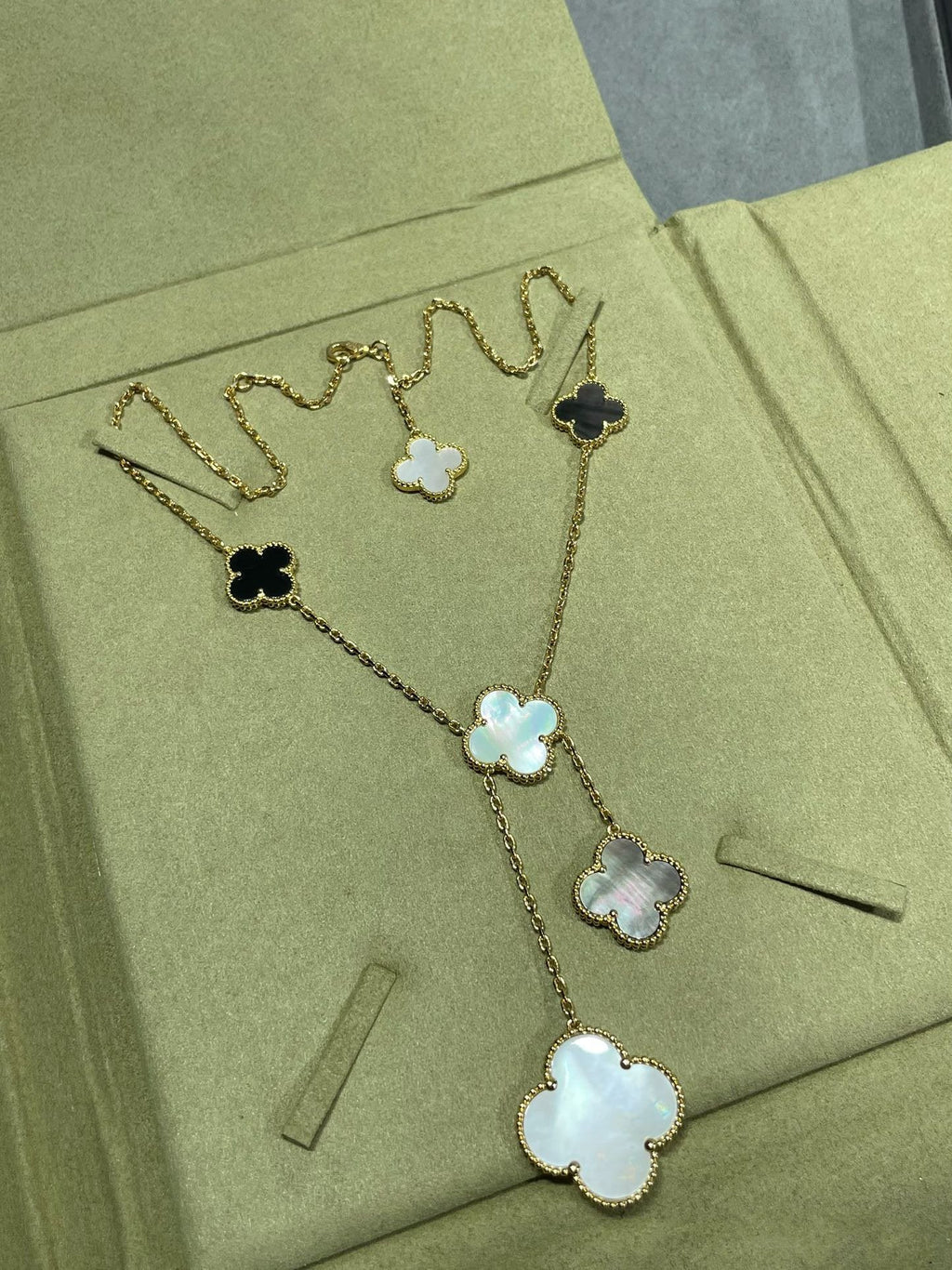 [Demi jewelry]CLOVER 6 MOTIF MOP ONYX GOLD NECKLACE
