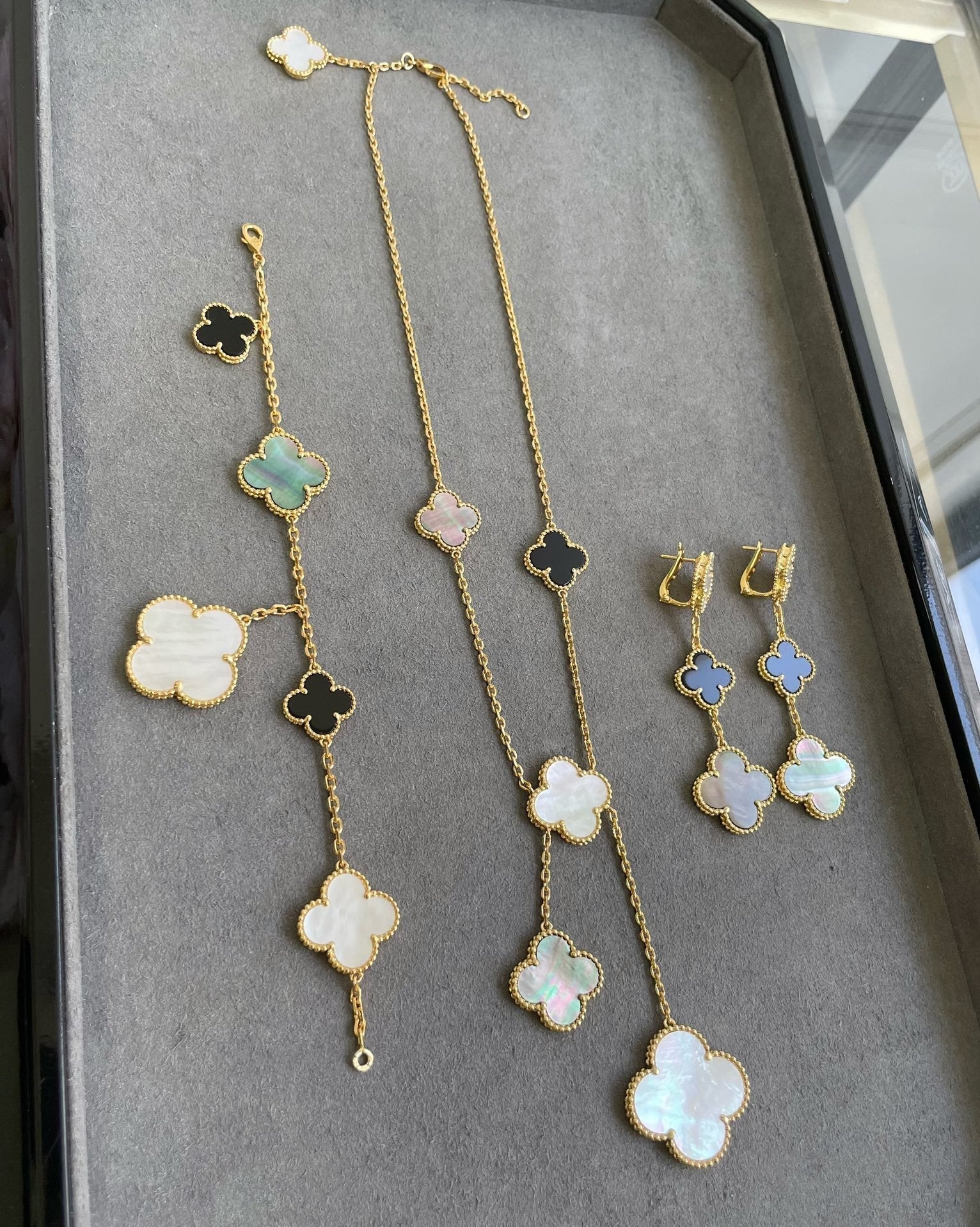 [Demi jewelry]CLOVER 3 MOTIF MOP ONYX DARK MOP PINK GOLD EARRINGS