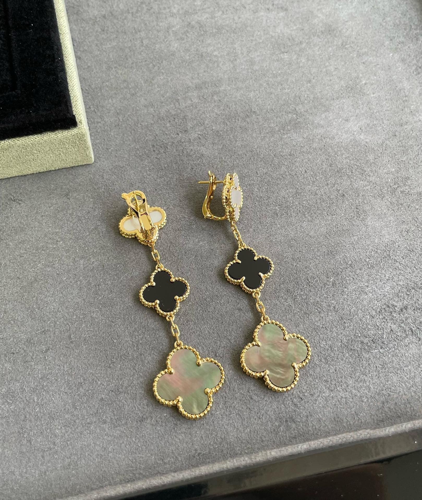 [Demi jewelry]CLOVER 3 MOTIF MOP ONYX DARK MOP PINK GOLD EARRINGS