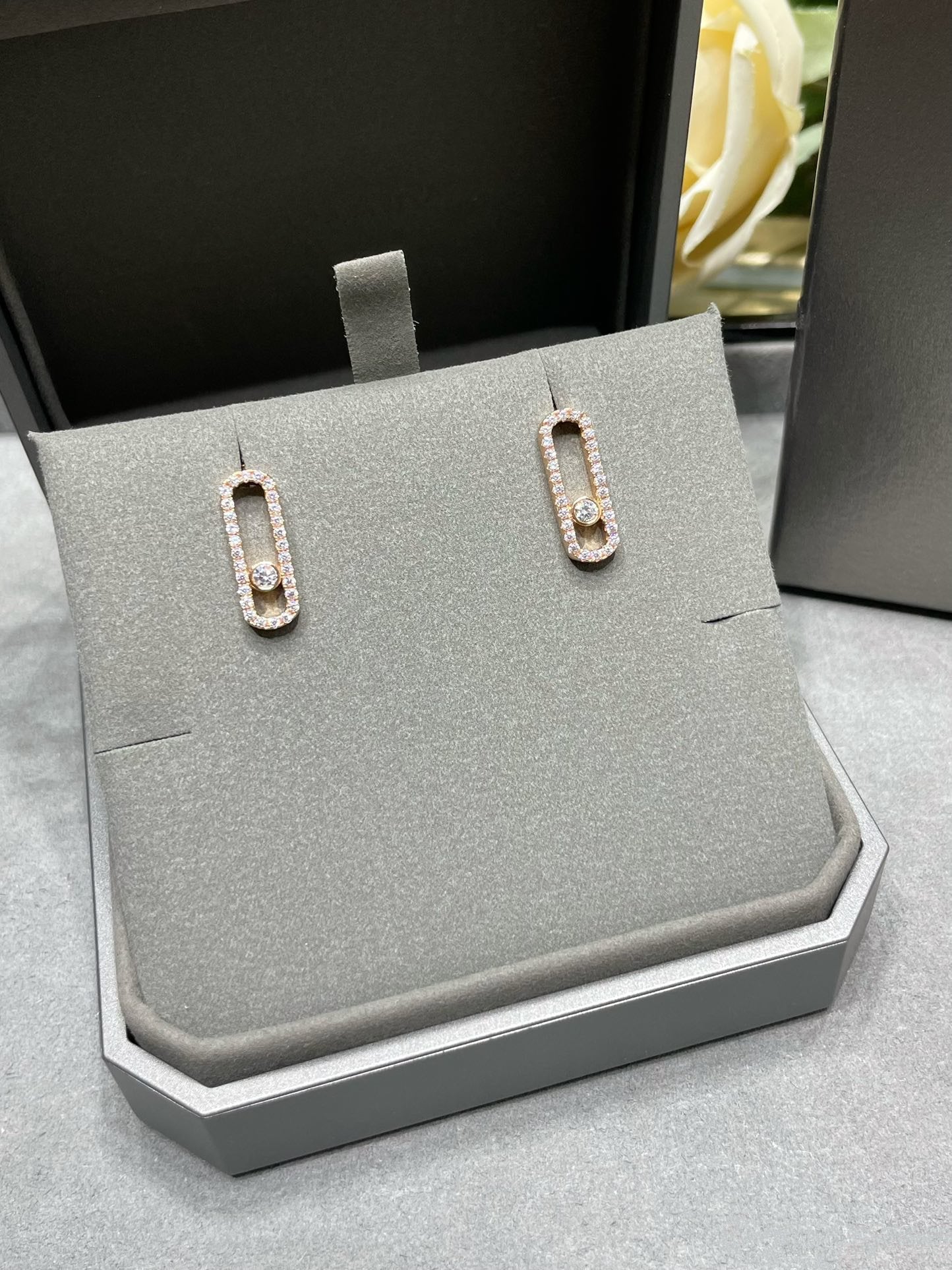 [Mystic ]MOVE UNO STUD DIAMOND PAVED EARRINGS